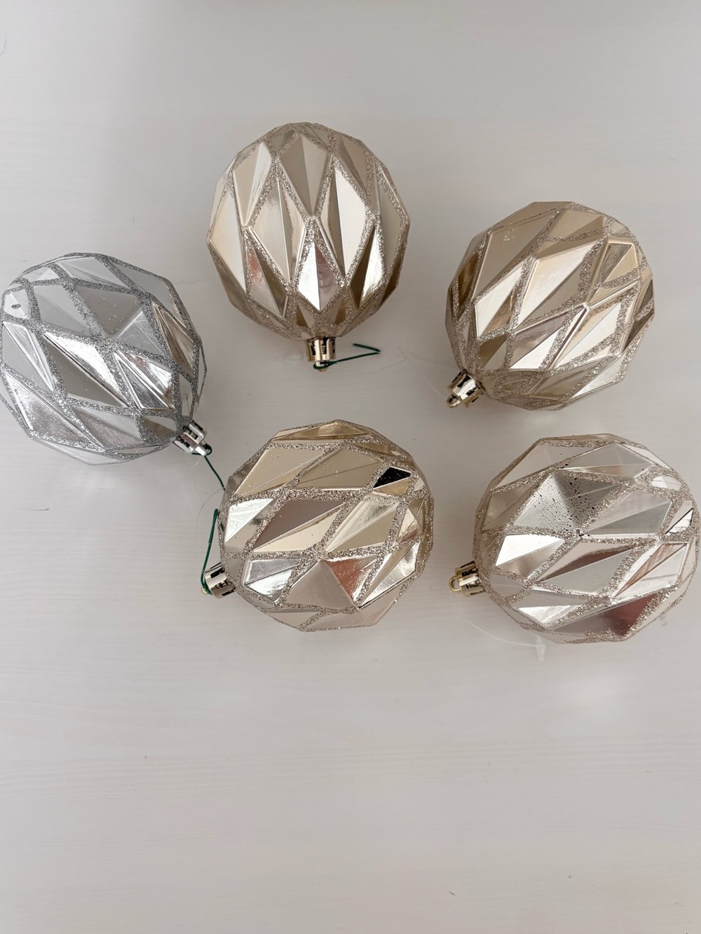 WONDERSHOP (5) Silver/Gold Diamond Cut Ornament Balls